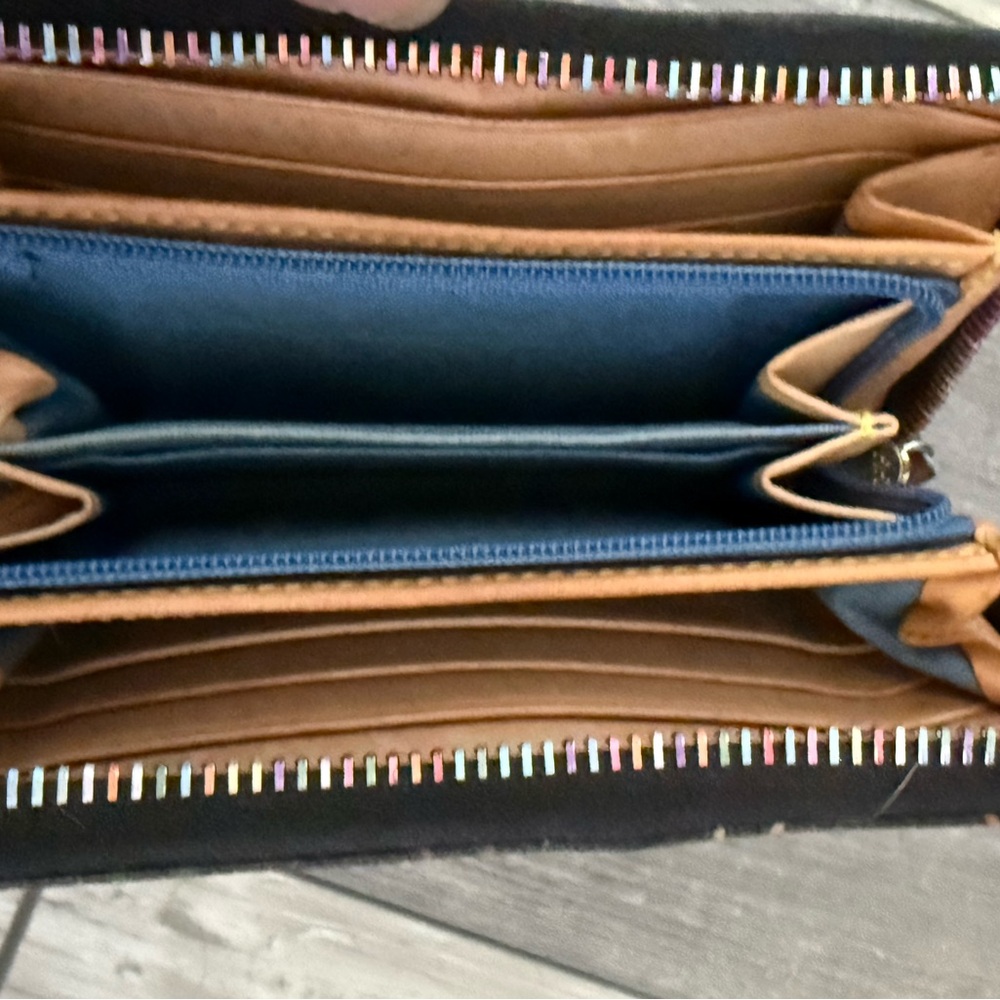 Dooney and Bourke Black Multicolor Logo Wallet - Picture 4 of 8